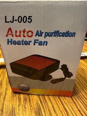 LJ-005 12v 200W Car Auto Heater and Fan - Black with Red Top
